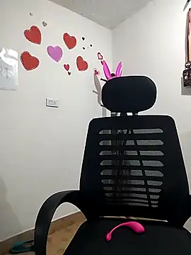 Snapshot of Valentina_Squirt- chatting on 8, 10, 2025 Valentina Squirt- online show from 8, 10, 2025