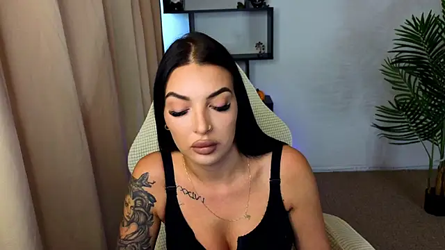 Snapshot of Raven_Ink chatting on 13, 10, 2025 Raven Ink online show from 13, 10, 2025