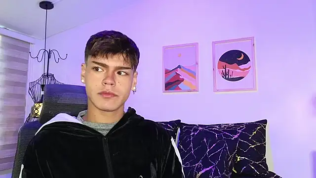 Snapshot of kevienmiet chatting on 6, 10, 2025 kevienmiet online show from 6, 10, 2025