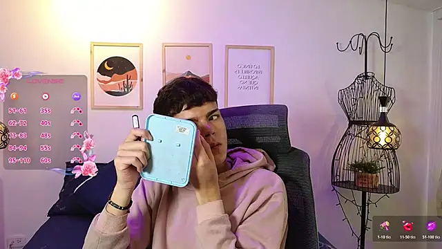 Snapshot of kevienmiet chatting on 24, 10, 2025 kevienmiet online show from 24, 10, 2025