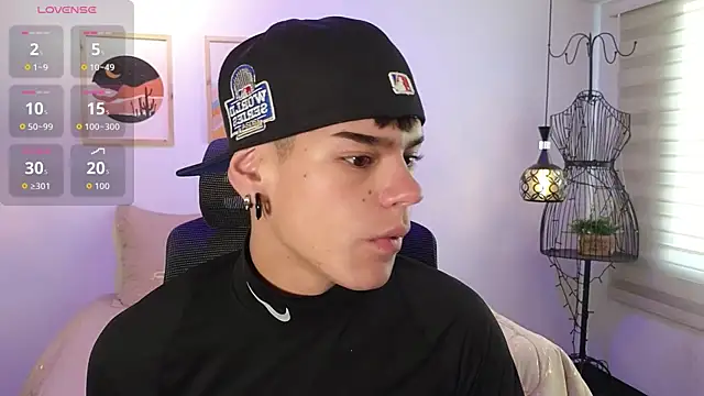 Snapshot of kevienmiet chatting on 27, 10, 2025 kevienmiet online show from 27, 10, 2025