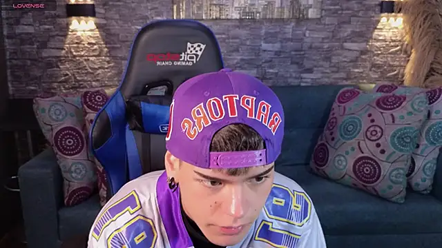 Snapshot of kevienmiet chatting on 29, 10, 2025 kevienmiet online show from 29, 10, 2025