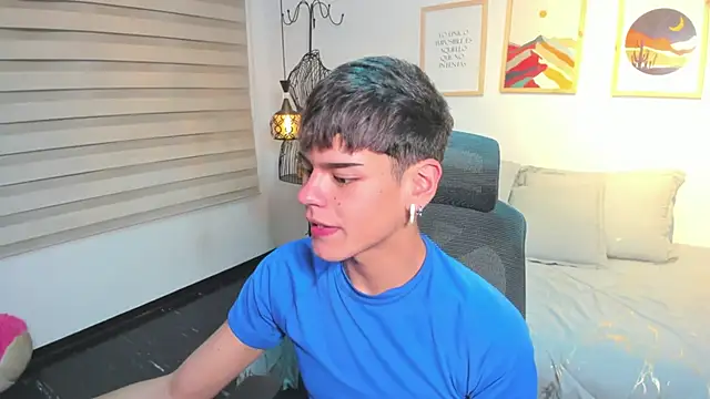 Snapshot of kevienmiet chatting on 5, 11, 2025 kevienmiet online show from 5, 11, 2025