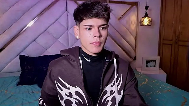 Snapshot of kevienmiet chatting on 14, 11, 2025 kevienmiet online show from 14, 11, 2025