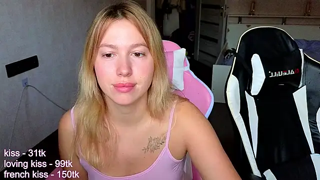 stefany and bettany online show from 4, 10, 2025