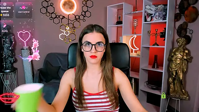 lina fox12 online show from 18, 10, 2025