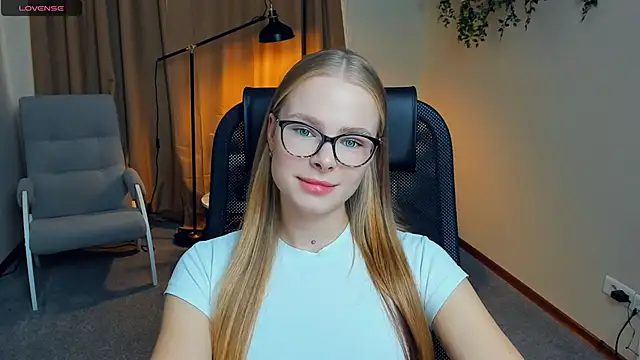 LibbyVenzeio online show from 2, 10, 2025