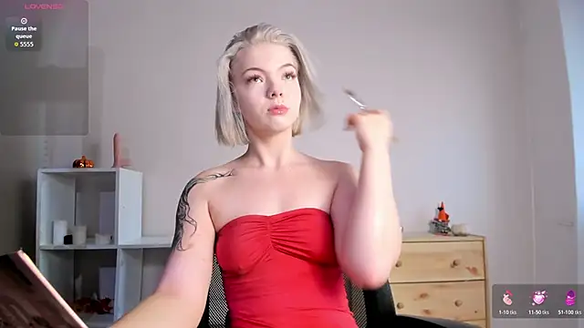 Snapshot of MelinMonro chatting on 4, 11, 2025 MelinMonro online show from 4, 11, 2025