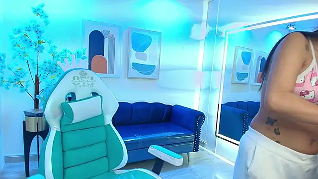 Gabriela milani online show from 4, 11, 2025