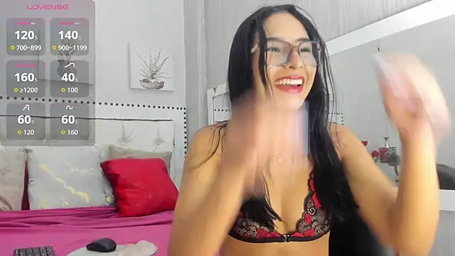 Snapshot of Luciaoregon chatting on 3, 3, 2026 Luciaoregon online show from 3, 3, 2026