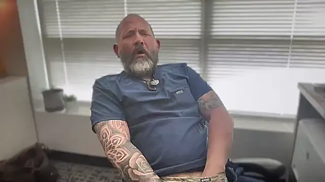 fuckadilf online show from 24, 4, 2026