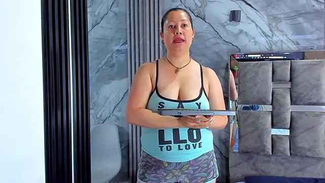 Snapshot of Marianasmitt chatting on 12, 10, 2025 Marianasmitt online show from 12, 10, 2025