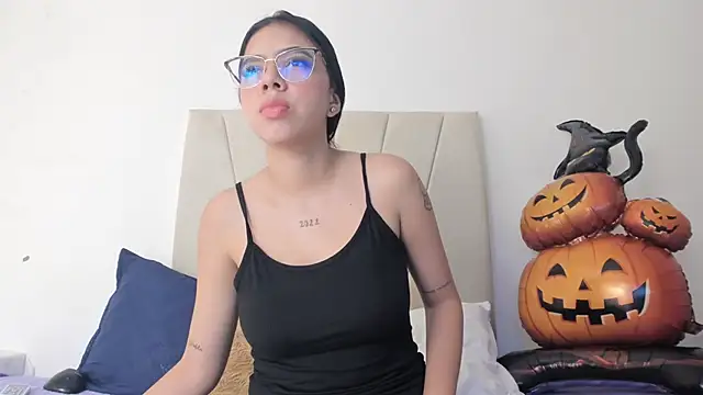 Snapshot of Ainoa_Pink chatting on 11, 10, 2025 Ainoa Pink online show from 11, 10, 2025