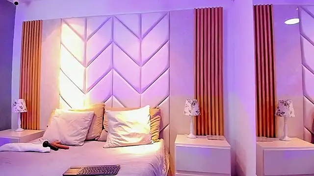 Snapshot of EmmaBrantt chatting on 5, 3, 2026 EmmaBrantt online show from 5, 3, 2026