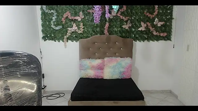 cristal hills 19 online show from 1, 12, 2025