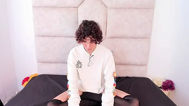 Scaarlett 22  online show from 19, 10, 2025