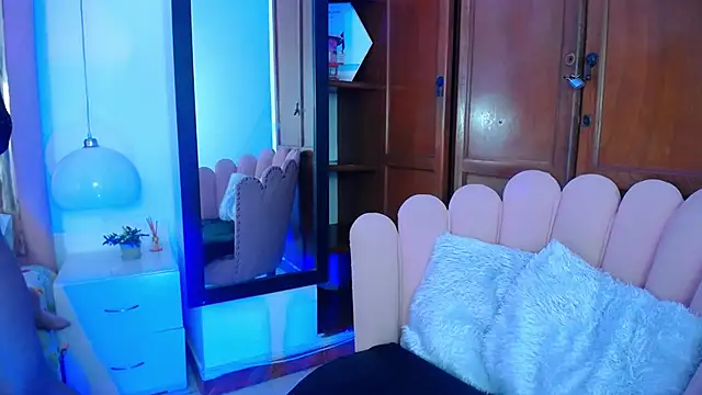 Snapshot of Amara_Martell chatting on 10, 10, 2025 Amara Martell online show from 10, 10, 2025