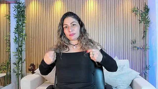 Snapshot of VenusCooper chatting on 1, 11, 2025 VenusCooper online show from 1, 11, 2025