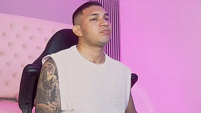 Snapshot of venedic_bull chatting on 13, 10, 2025 venedic bull online show from 13, 10, 2025