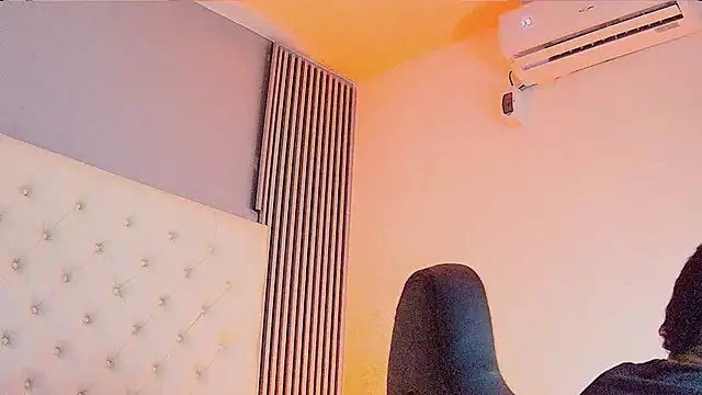 Snapshot of venedic_bull chatting on 17, 10, 2025 venedic bull online show from 17, 10, 2025