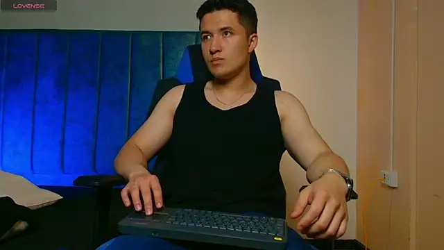 Snapshot of EthanConnor_ chatting on 3, 10, 2025 EthanConnor online show from 3, 10, 2025