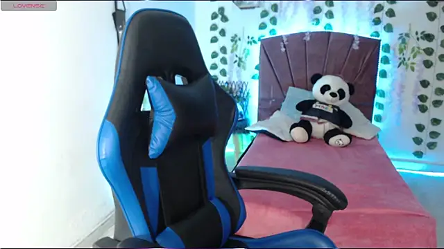 Chloe-laurent03 online show from 21, 10, 2025