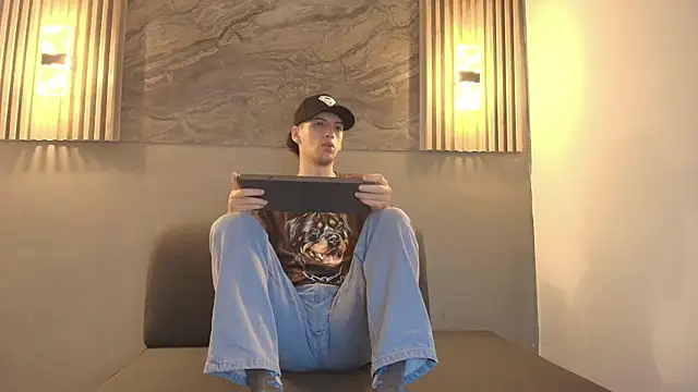 Snapshot of ISRAEL_GRAY chatting on 4, 10, 2025 ISRAEL GRAY online show from 4, 10, 2025