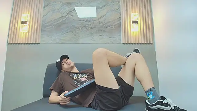 Snapshot of ISRAEL_GRAY chatting on 5, 10, 2025 ISRAEL GRAY online show from 5, 10, 2025