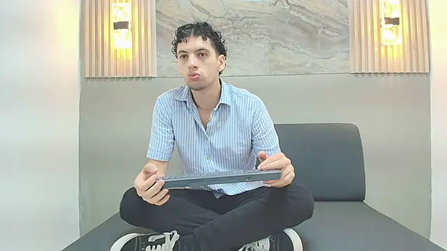 Snapshot of ISRAEL_GRAY chatting on 7, 10, 2025 ISRAEL GRAY online show from 7, 10, 2025