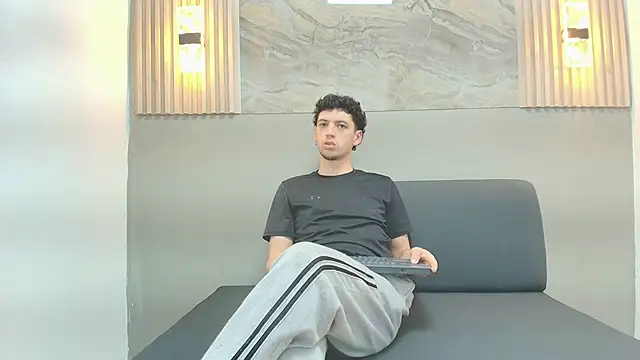 Snapshot of ISRAEL_GRAY chatting on 10, 10, 2025 ISRAEL GRAY online show from 10, 10, 2025