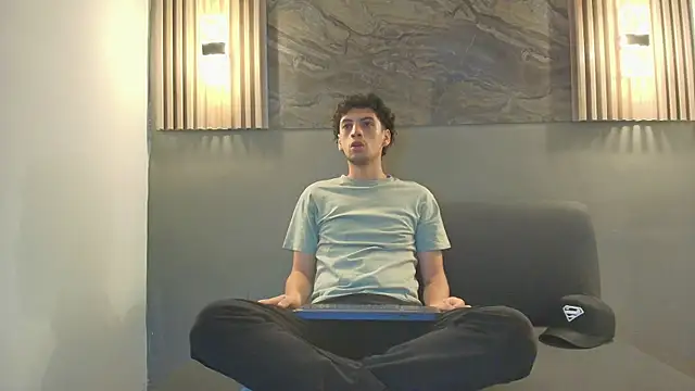 Snapshot of ISRAEL_GRAY chatting on 11, 10, 2025 ISRAEL GRAY online show from 11, 10, 2025