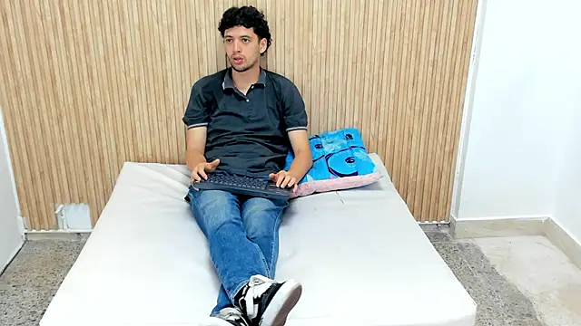 Snapshot of ISRAEL_GRAY chatting on 18, 10, 2025 ISRAEL GRAY online show from 18, 10, 2025