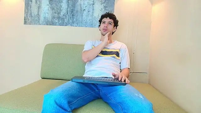 Snapshot of ISRAEL_GRAY chatting on 8, 11, 2025 ISRAEL GRAY online show from 8, 11, 2025