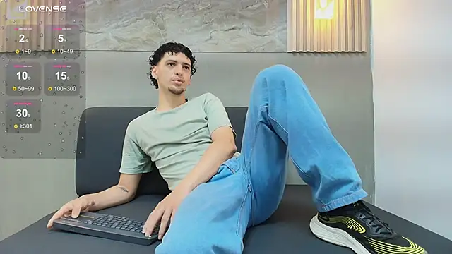 Snapshot of ISRAEL_GRAY chatting on 13, 11, 2025 ISRAEL GRAY online show from 13, 11, 2025