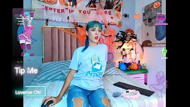 Snapshot of ElektraBlue chatting on 4, 11, 2025 ElektraBlue online show from 4, 11, 2025