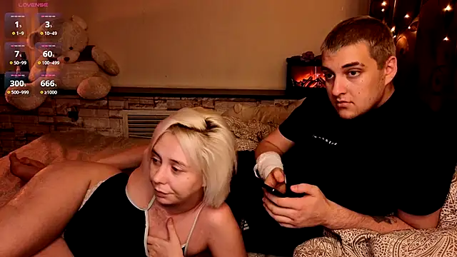 Snapshot of Sex_Vibe_couple chatting on 7, 11, 2025 Sex Vibe couple online show from 7, 11, 2025