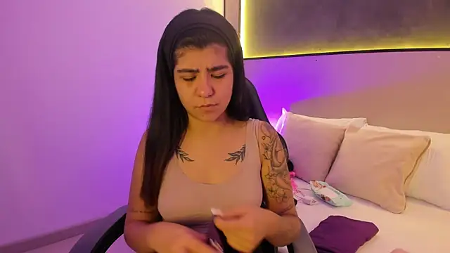 fiorella18  online show from 22, 12, 2025