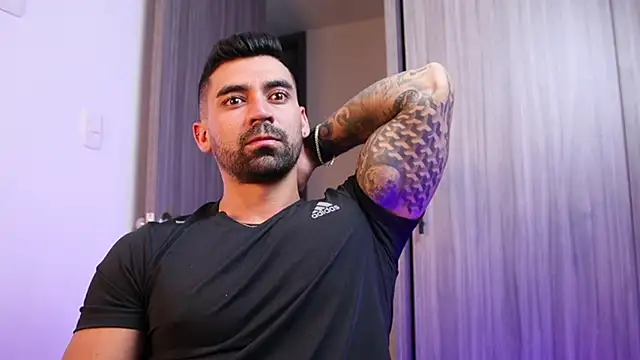 Snapshot of SOY_MIKE chatting on 6, 11, 2025 SOY MIKE online show from 6, 11, 2025