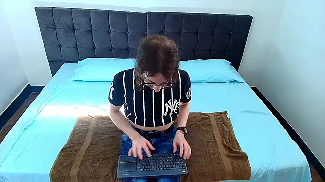Snapshot of SnowyX_ chatting on 9, 10, 2025 SnowyX online show from 9, 10, 2025