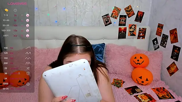 Snapshot of VettaCherry chatting on 31, 10, 2025 VettaCherry online show from 31, 10, 2025