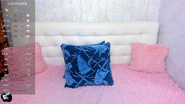 Snapshot of VettaCherry chatting on 9, 11, 2025 VettaCherry online show from 9, 11, 2025