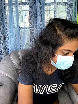 Snapshot of SukiyamaAsia chatting on 9, 11, 2025 SukiyamaAsia online show from 9, 11, 2025