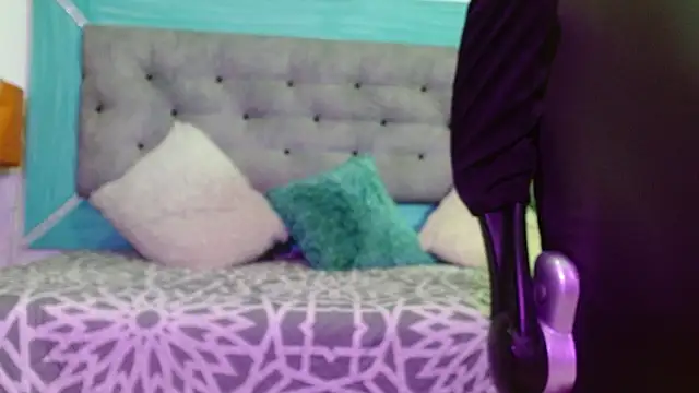 Snapshot of roxx_iie chatting on 14, 11, 2025 roxx iie online show from 14, 11, 2025