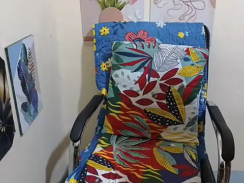 Snapshot of Sweetest_Zara18xx chatting on 4, 11, 2025 Sweetest Zara18xx online show from 4, 11, 2025