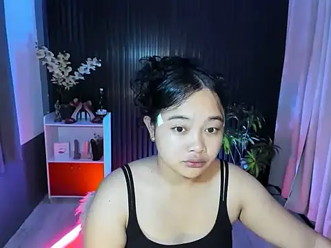 Snapshot of UrFavouriteCravings chatting on 29, 10, 2025 UrFavouriteCravings online show from 29, 10, 2025