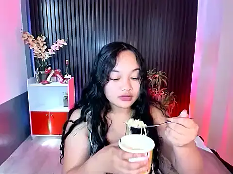 Snapshot of UrFavouriteCravings chatting on 12, 11, 2025 UrFavouriteCravings online show from 12, 11, 2025