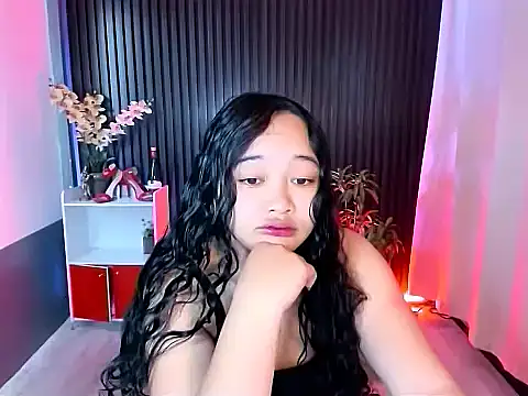 Snapshot of UrFavouriteCravings chatting on 13, 11, 2025 UrFavouriteCravings online show from 13, 11, 2025