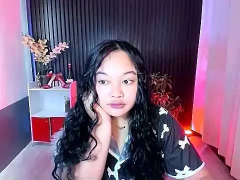 Snapshot of UrFavouriteCravings chatting on 15, 11, 2025 UrFavouriteCravings online show from 15, 11, 2025