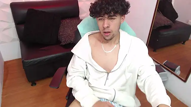 Snapshot of Liil_boy chatting on 11, 11, 2025 Liil boy online show from 11, 11, 2025