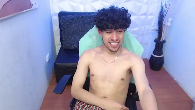 Snapshot of Liil_boy chatting on 13, 11, 2025 Liil boy online show from 13, 11, 2025